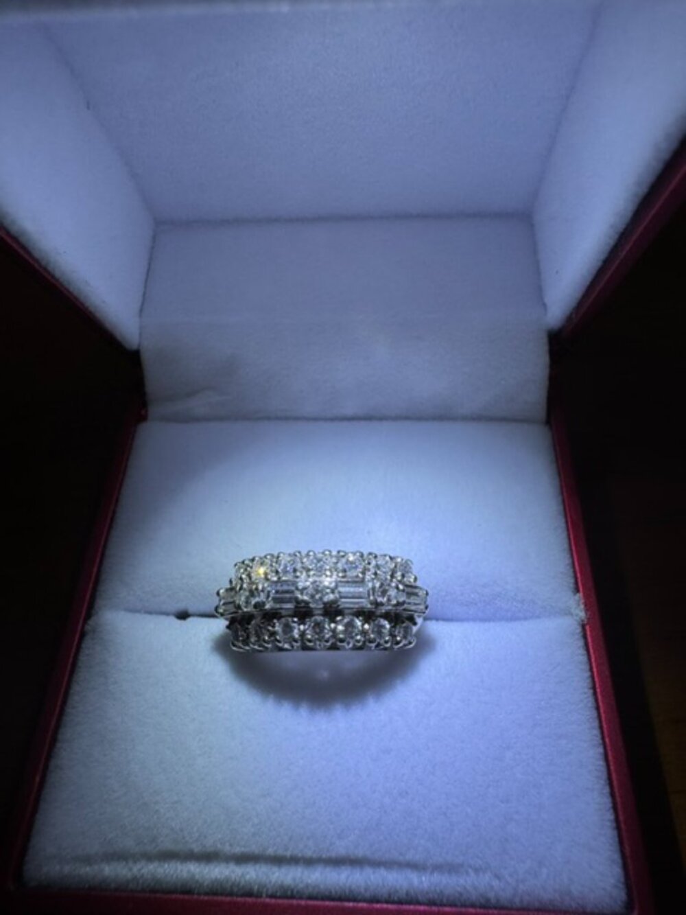 A breathtaking 1950s estate diamond band in 14kt white gold - Picture 12 of 12